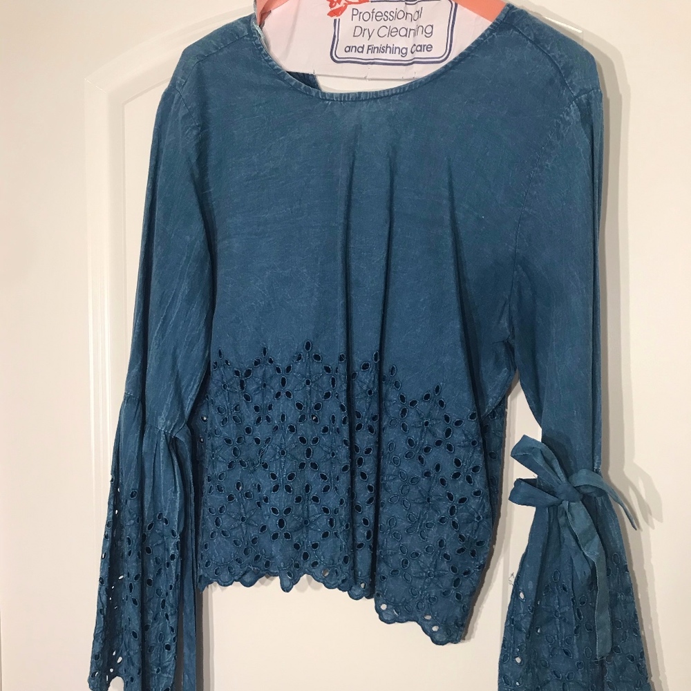 Style Envy Jean Shirt W/ Bell Sleeves | Sz M